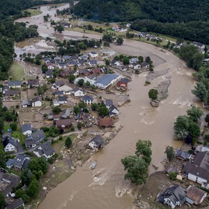 بالفيديو | وفيات ومفقودين في فيضانات عارمة اجتاحت مناطق واسعة في غرب ألمانيا