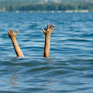 بسبب الرياح الشرقية...  "طقس العرب" ينصح بعدم السباحة في البحر الميت الثلاثاء والاربعاء