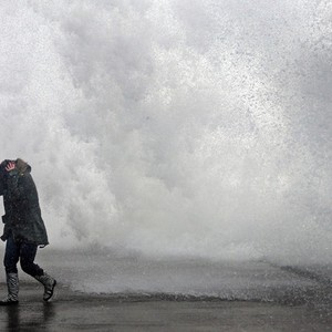 منخفض جوي عالي الفعالية يبدأ الثلاثاء ويشتد الأربعاء
