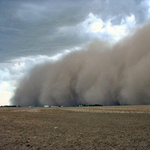 تنبيه للمسافرين : عواصف رملية تضرب طريق الرياض الحجاز و الدوادمي و القصيم