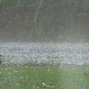 زخات البرد الكثيفة أهم مميزات المنخفض الجوي المتوقع 