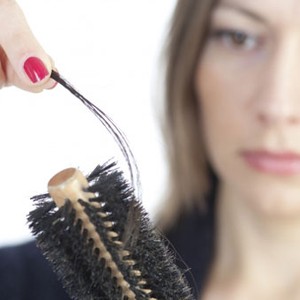 دراسة: الشعر يتساقط في الخريف أكثر من الفصول الأخرى