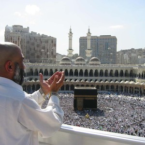 بدء حصر الحجاج الداخلين لمكة المكرمة اليوم وتوفير 2560 فانوسا للانارة