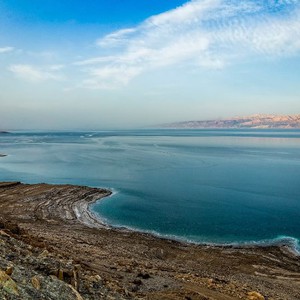 الأردن | توصيات هامة يطلقها فريق طقس العرب لتجنب السباحة في البحر الميت غداً الأربعاء