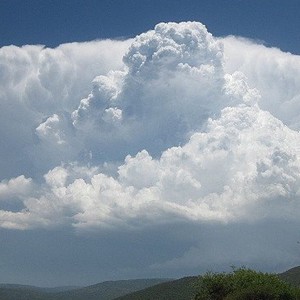 الإمارات | فرصة لزخات رعدية من المطر على شرق الدولة الاثنين