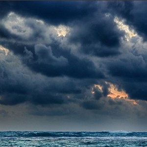 معلومة غريبة وزن السحابة 500 طن لماذا لاتسقط فوق رؤوسنا؟