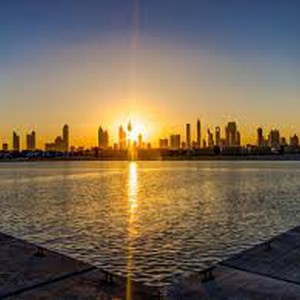 الإمارات - المركز الوطني | بداية اسبوع حارة بإنتظار الدولة وانخفاض طفيف على درجات الحرارة في المناطق الساحلية