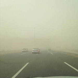 بالصور : تغيير جذري في أجواء جدة و موجة غبار تداهم المنطقة