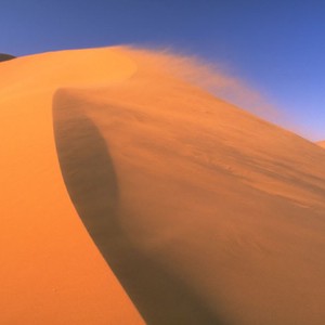 رياح نشطة مُثيرة للغبار شمال المملكة الجمعة