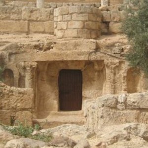 أين يقع الكهف الذي لبث فيه أهل الكهف 300 سنة؟!