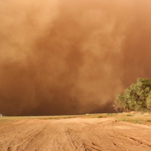 الكويت | هبات رياح شديدة وغُبار كثيف مُتوقع الجمعة