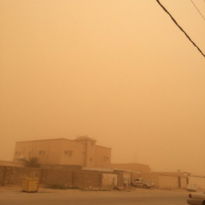 الثلاثاء.. أجواء مغبرة في الكويت وزخات من الأمطار متوقعة على البحرين وقطر