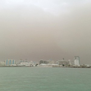 توقف حركة ميناءي الشويخ والشعيبة بسبب الاحوال الجوية