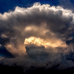 تنبيه : أمطار رعدية غزيرة على غرب البلاد واليمن الايام القادمة