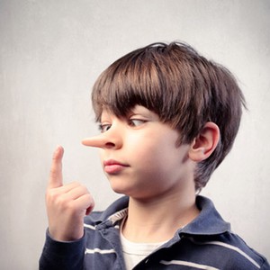 كذب الأطفال: 10 خطوات فعالة لعلاجه