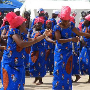 الإحتفالات تعُم أحد أحياء ليبيريا بعد رفع الحظر رفع الحجر الصحي عنها  