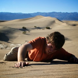 كيف تنجو من الرمال المتحركة دون أن تتبعك؟