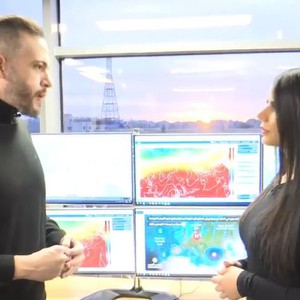 الشاكر عبر قناة رؤيا يستعرض تفاصيل اقتراب سلسلة كُتل هوائية قطبية من الأردن