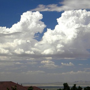 حالة محدودة ومحتملة من عدم الاستقرار الجوي على جنوب وشرق المملكة الخميس