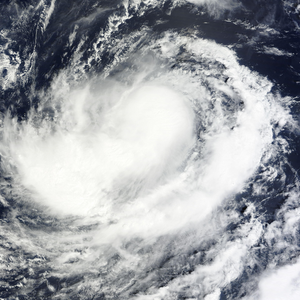 إعصار "أوهو" في "الهادئ" يأخذ مساراَ لم تسلكه الأعاصير منذ 66 عاماً