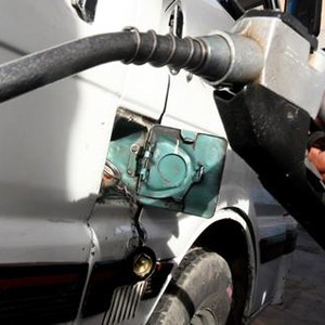 توقعات برفع أسعار المحروقات السبت القادم 