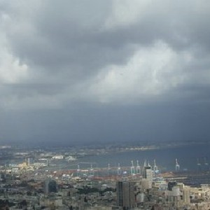 الخميس وحتى السبت : أجواء خريفية وزخات من المطر متوقعة في بعض الأحيان