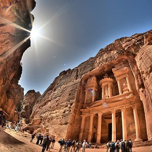 طقس الثلاثاء: أجواء مشمسة مع استمرارها باردة