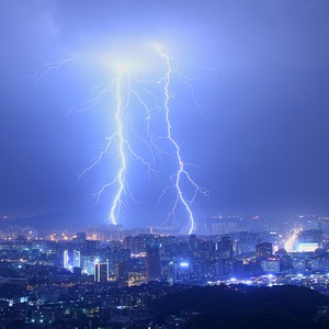 لماذا يرتفع خطر تشكل السيول في شهر أكتوبر ؟