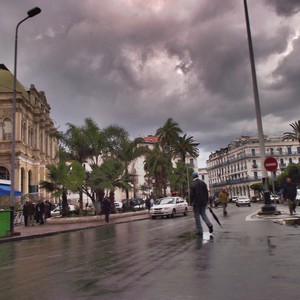 الجزائر .. نهاية أسبوع ماطرة وانخفاض على درجات الحرارة 