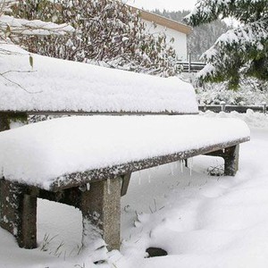 الشتاء القارس يحلّ مبكرًا على أجزاء من شرق أوروبا