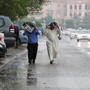 السعودية 2:10م | سحب ممطرة تواصل تأثيرها على حفر الباطن والحدود الشمالية وهذا ما نتوقعه للساعات القادمة