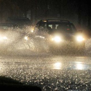 7 ساعات متواصلة من هطول الأمطار على العاصمة عمان