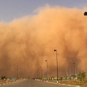 عاصفة رملية تنطلق عصر ومساء الأحد من شرق سوريا وتأثيرات مُتوقعة على العراق والخليج العربي     