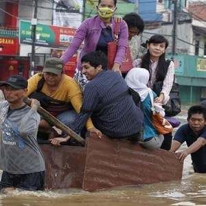 47 قتيلا بفيضانات إندونيسيا والانهيارات تهدد 41 مليون شخص 