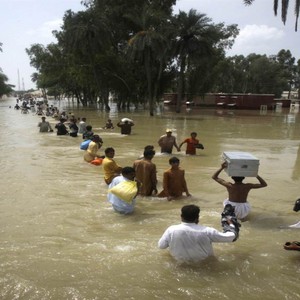 الفيضانات تودي بحياة 122 شخصاَ في سريلانكا