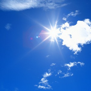 الأحد.. أجواء حارة نسبيًا نهارًا ولطيفة ليلًا