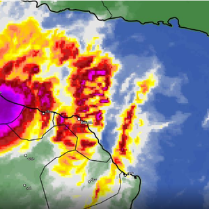 عاجل | بداية دخول سحب ماطرة بغزارة على الاجزاء الشمالية من محافظتي الظاهرة والداخلية