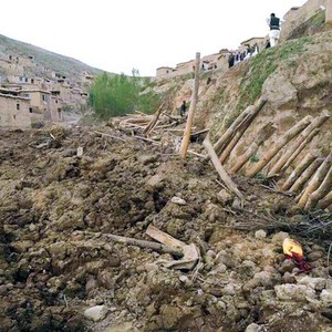 انهيارات أرضية تودي بحياة الآلاف في أفغانستان
