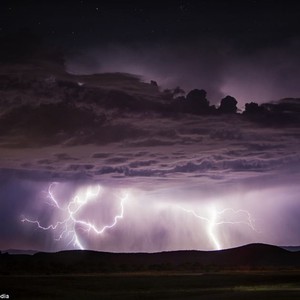 تحت المراقبة | تقلبات جوية وتوقعات بأمطار وغبار في بعض المناطق خلال الأسبوع القادم 