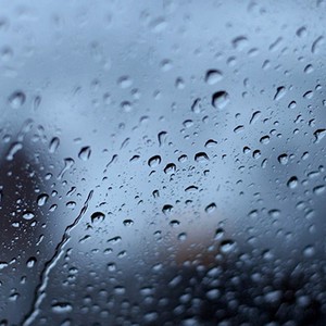 بقاء الأجواء باردة هذا الأسبوع .. أمطار وزخات برد على فترات وتنبيه من تشكل الضباب أحياناً