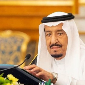 خادم الحرمين الشريفين يدعو إلى إقامة صلاة الاستسقاء في جميع أنحاء المملكة