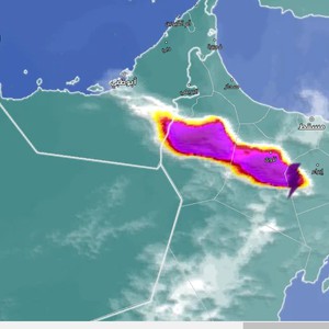 سلطنة عُمان - تحديث الساعة 7:30م | استمرار التكونات الرعدية على جبال الحِجر والمناطق المُجاورة