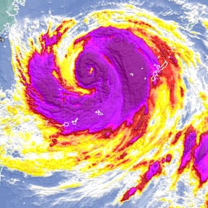 إعصار خانون قد يضرب جزر أوكيناوا اليابانية للمرة الثانية! 