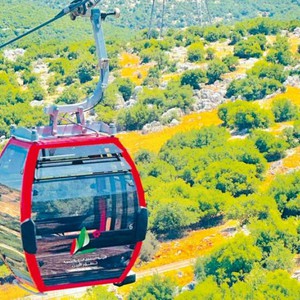 الأردن | توقف عمل "تلفريك" عجلون اليوم بسبب الظروف الجوية