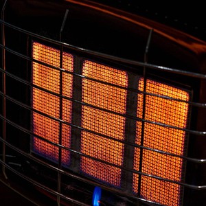 الدفاع المدني يحذر من خطورة النوم والمدافئ مشتعلة بكافة أنواعها