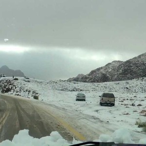 السعودية | رياح قطبية وزخات من الثلج متوقعة في 3 مناطق .. تفاصيل 