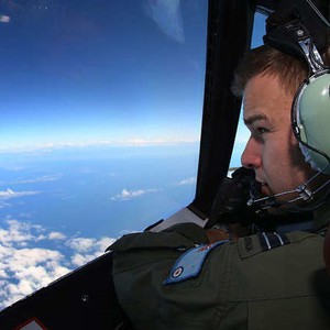 الإقتراب من الأجسام المرصودة المتعلقة بالطائرة الماليزية