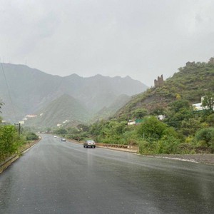 هام | الأرصاد العمانية تصدر التقرير رقم 1 حول أخاديد جوية ماطرة ستؤثر على السلطنة الأيام القادمة