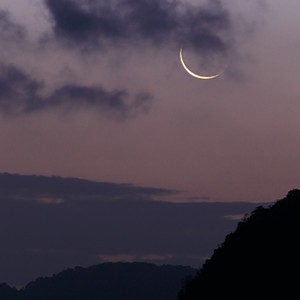 When does the month of Sha&#39;ban begin astronomically?