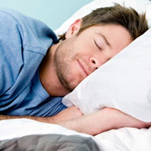 دراسة: النوم أكثر من 8 ساعات يؤذي المخ